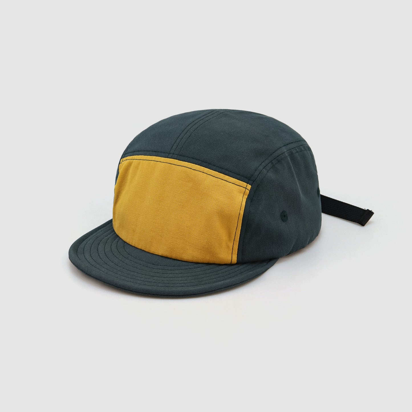 Casquette à 5 panneaux avec coutures contrastées