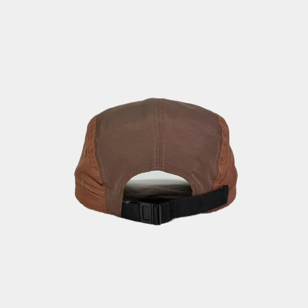 Colour block five panel cap in dark brown and chestnut, rear view with an open back and black webbing buckle