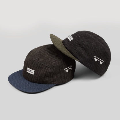 Casquette à 5 panneaux avec motif à carreaux