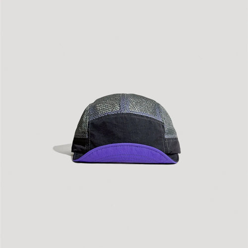 Unisex outdoor mesh cap featuring colour block panels and lightweight nylon fabric